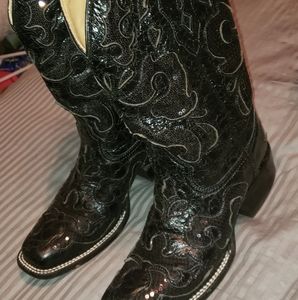 Corral boots